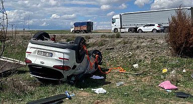 Kırıkkale'de takla atan otomobil şarampole devrildi: 4 yaralı