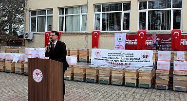 Kırklareli'nde arıcılara kovan ve petek dağıtıldı