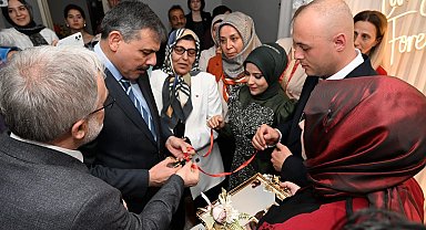 Kız istemeye Vali'de katıldı