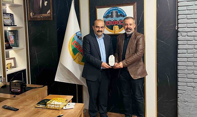 Kızılay'dan DİKO Başkanı Yüksel'e teşekkür plaketi
