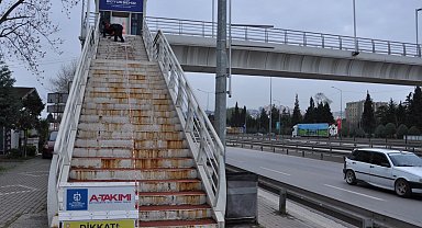 Kocaeli A Takımı üst geçitlere el attı