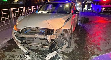 Kocaeli'de trafik kazası: İki araç da hurdaya döndü, sürücüler yara almadan kurtuldu