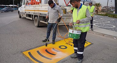 Kocaeli'de yol ve yaya çizgileri yenileniyor