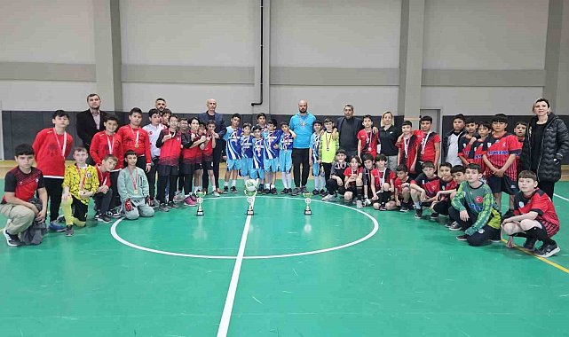 Koçarlı'da futsal müsabakasının birincisi belli oldu