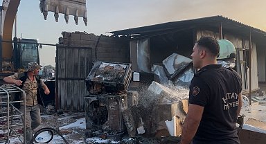 Konteyner yatakhane alevlere teslim oldu