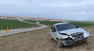 Kontrolden çıkan otomobil araziye girdi: 1 yaralı