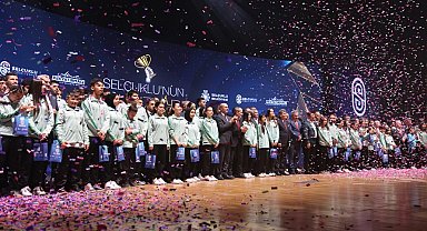 Konya Selçuklu'nun başarılı sporcuları ödüllendirildi