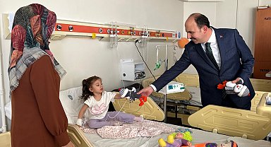 Konya'da Başka Altay'dan hasta ziyareti