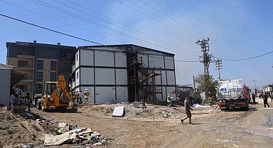 Korku dolu anlar, işçilerin kaldığı konteyner yatakhane alevlere teslim oldu