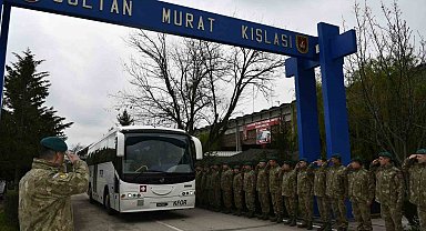 Kosova'dan dönen komandolar Çorlu'da karşılandı