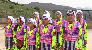 Köy okulunda 23 Nisan coşkuyla kutlandı