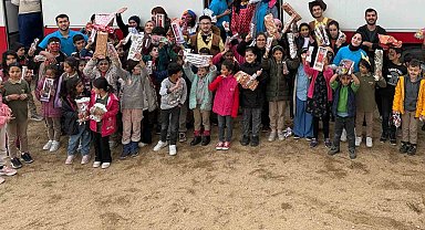 Köy okulundaki öğrencilere sürpriz