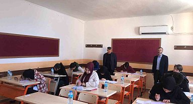 Köyceğiz'de lise ve üniversite öğrencileri umre ödüllü yarışmaya katıldı