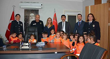 Köyceğiz'de minikler Polis Haftası'nı kutladı