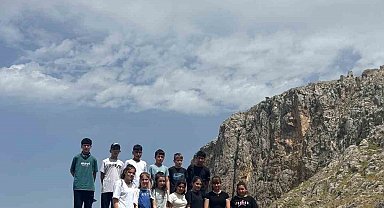 Kozanda çocuklar kent konseyi ile tarihi yerleri öğreniyor