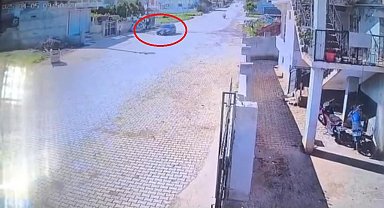 Küçük çocuğun otomobilin altında ezildiği anlar kamerada