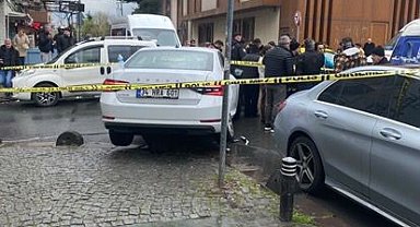 Küçükçekmece'de yolun karşısına geçmeye çalışan kadın hayatını kaybetti