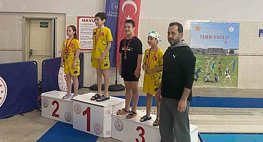 Kulaçlar 23 Nisan için atıldı