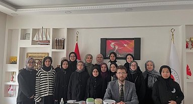 Kur'an kursu öğrencilerinden anlamlı bağış
