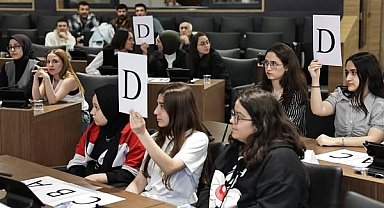 Kütahya Belediyesi'nden 'Gençler Arası Tarih Yarışması'nda yarı final heyecanı