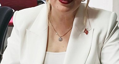 Kütahya'da edebiyat öğretmeni Nuray Doğan'ın "Bana Emanet" isimli şiir kitabı yayınlandı