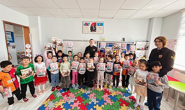 Kütahya'da minik öğrenciler "Tim Jandarma" çizgi filmini izledi