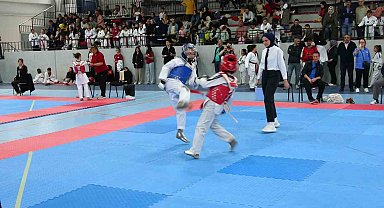 Kütahya'da Minikler Taekwondo Yarışmaları ilgi gördü