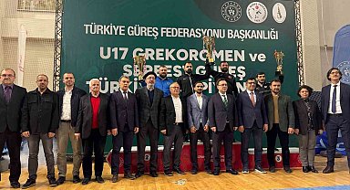 Kütahya'da U17 Güreş Türkiye Grup müsabakaları sona erdi