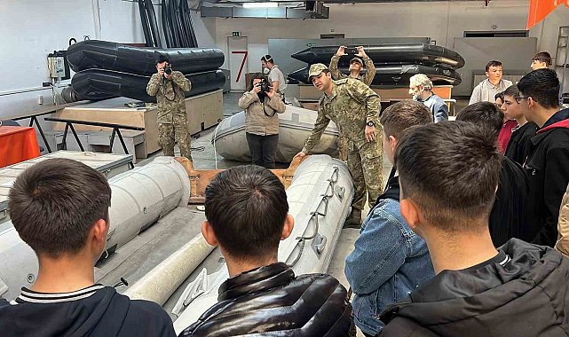 Lise öğrencilerine askeri fabrika ve çalışma sistemi anlatıldı