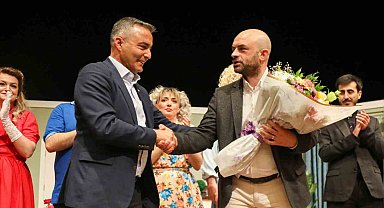 MAKET'ten Kahkaha dolu prömiyer