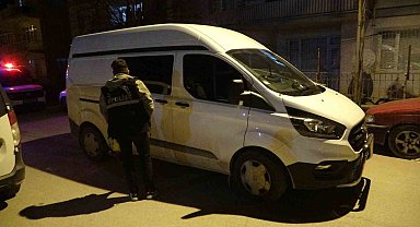 Malatya'da bir şahıs, husumetlisinin ikametini kurşunladı