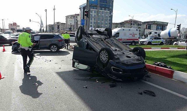 Malatya'da cip ile çarpışan otomobil ters döndü: 2 yaralı