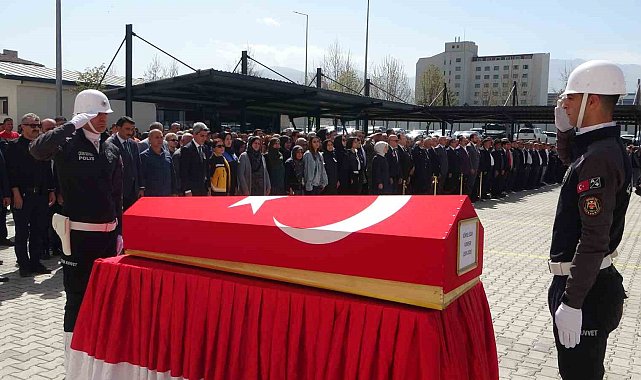 Malatya'da kalp krizi geçiren komiserin naaşı törenle memleketine uğurlandı