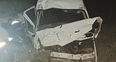 Malatya'da minibüs şarampole yuvarlandı: 8 yaralı