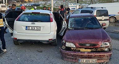 Malatya'da üç araçlı trafik kazası: 4 yaralı