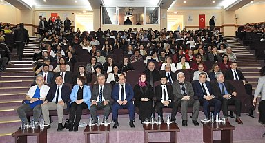 Manisa'da 'Doğal doğum' Sempozyumu gerçekleştirildi