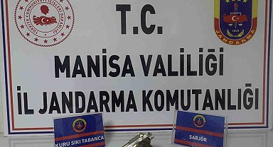 Manisa'da ruhsatsız tabanca ile yakalandı