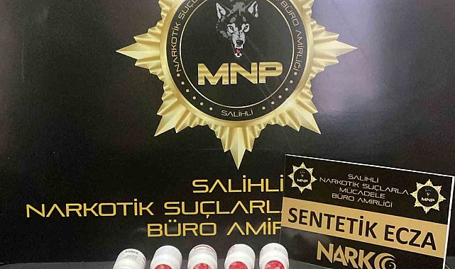 Manisa'da torbacı operasyonu: Üst aramasından 267 uyuşturucu hap çıktı