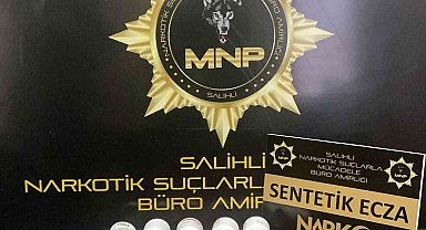 Manisa'da torbacı operasyonu: Üst aramasından 267 uyuşturucu hap çıktı