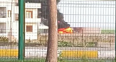 Mardin'de akaryakıt doldurulan iki tır alev alev yandı: 2 yaralı