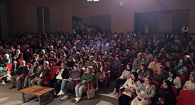 Mektep Melikgazi öğrencilerinden 'Çehovatör' oyunu