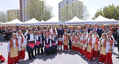 Memduh Büyükkılıç'tan 23 Nisan sürprizi