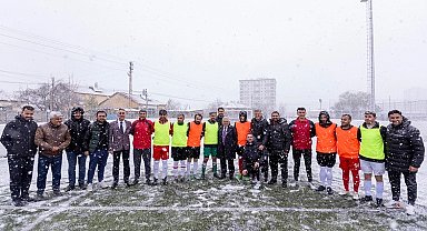 Memduh Büyükkılıç'tan görme engelli milli takıma ziyaret