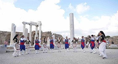 Mersin ekibi Manavgat'ta festivale katıldı