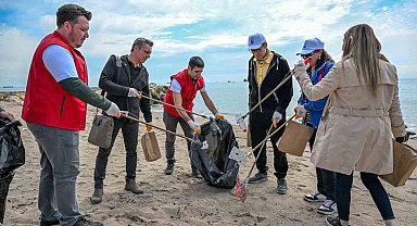 Mersin'de 182 kişi sahiller için birleşti, 580 kilo çöp toplandı