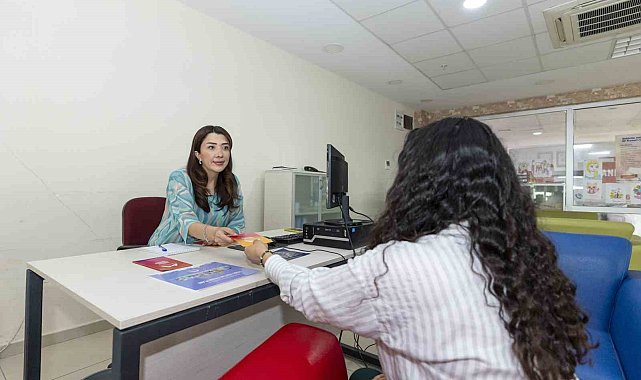 Mersin'de ihtiyaç duyan kadınlara psikolojik ve sosyal destek veriliyor