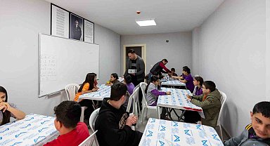 Mersin'de Kurs Merkezi öğrencilerinin yemekleri belediyeden