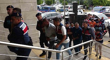 Mersin'de uyuşturucu tacirlerine çifte operasyon: 15 tutuklama