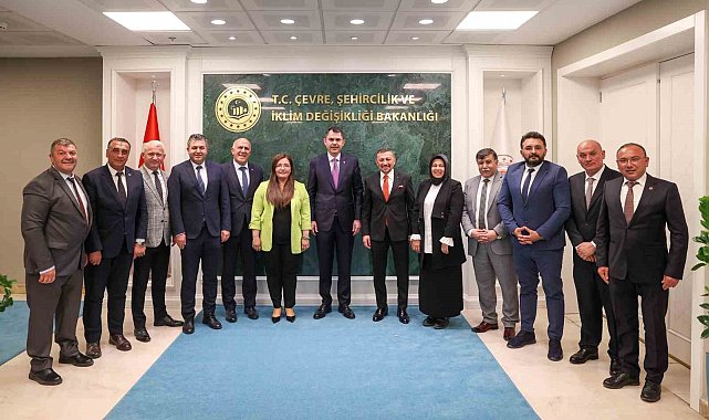 Milletvekili Erbaş ve MHP'li başkanlar bakanlarla görüştü