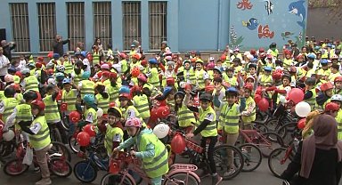 Minik Pedallar Meclise Gidiyor: "Mektepten Meclise Pedal" Etkinliği Renkli Görüntülere Sahne Oldu